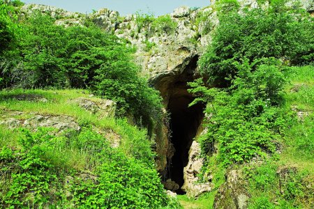 Azıx mağarası Azərbaycanın qədim tarixi abidəsidir