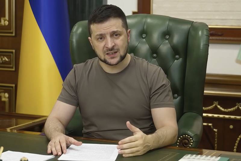 "Putinlə heç kim danışıqlar masasına oturmayacaq" - ZELENSKİ