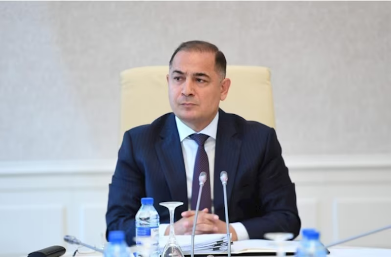 Deputatın otağında diqqətçəkən DETALLAR... Ramiz Mehdiyev kitabı ön planda - VİDEO