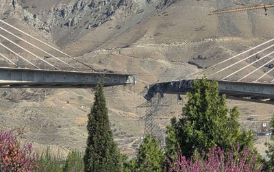 Tehrana gedən körpü bombalandı